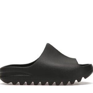 YEEZY SLIDES KIDS SIZE 9k